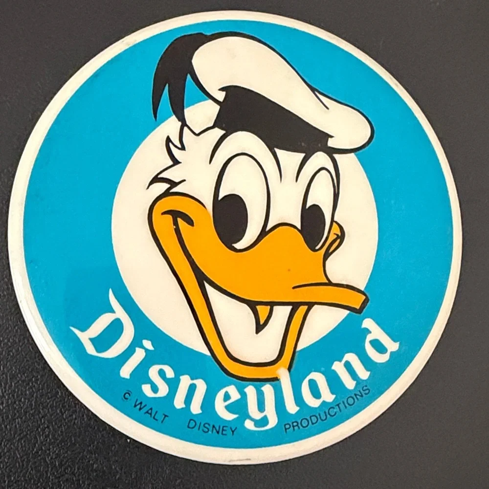 Donald Duck Disneyland pin
